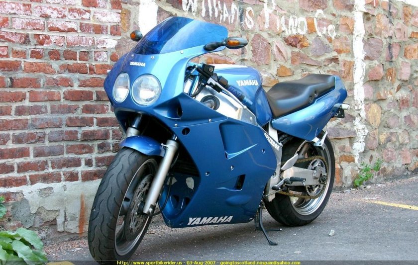 Yamaha FZR 1000