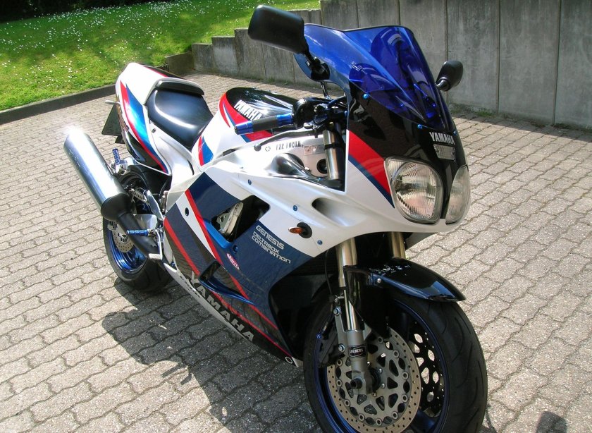 Yamaha FZR 1000