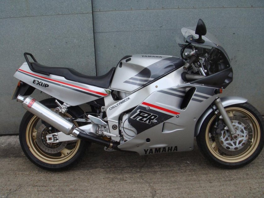 Yamaha FZR 1000