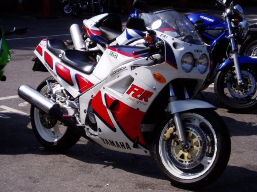 Yamaha FZR 1000