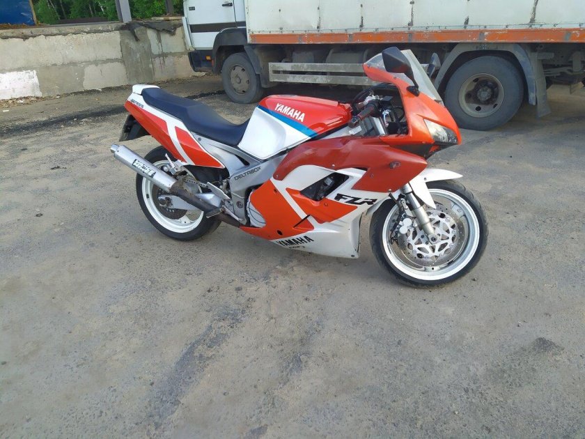 Ямаха фзр 1000