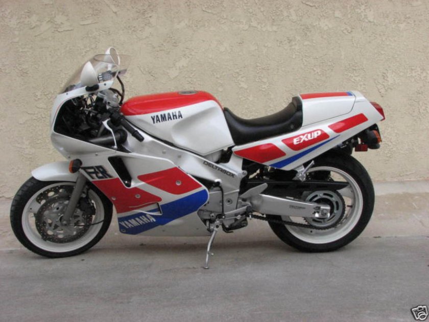 Yamaha FZR 1989
