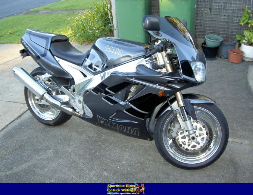 Yamaha FZR 1000
