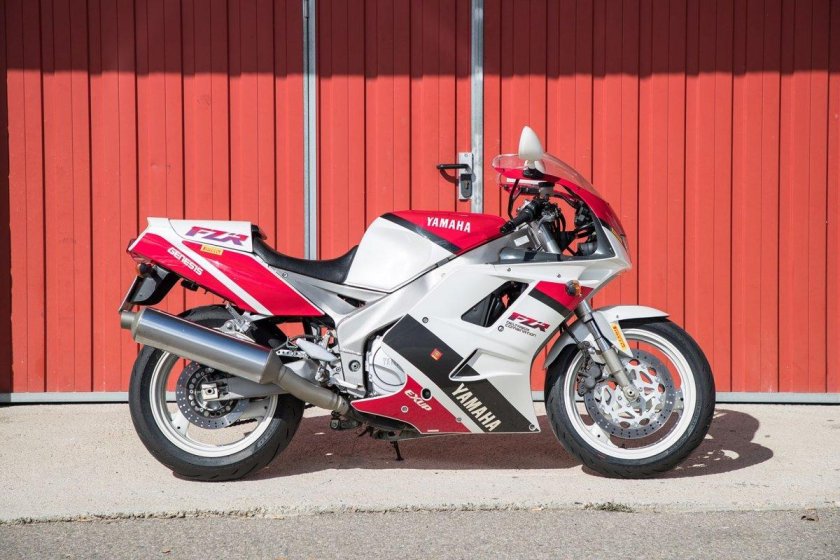 Yamaha FZR 1000