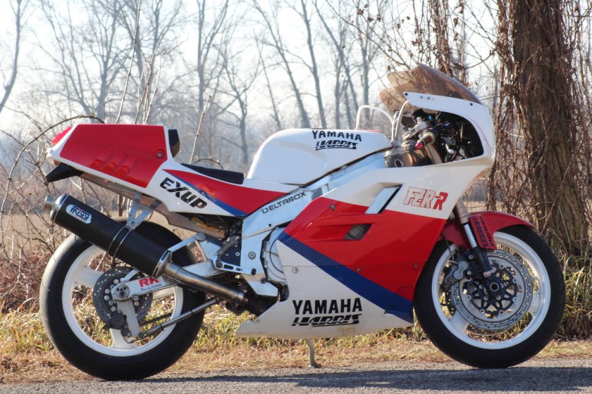 Yamaha FZR