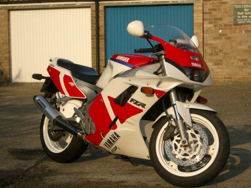 Yamaha FZR 1000