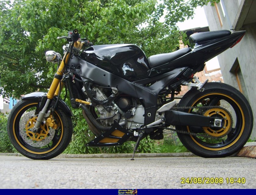 Yamaha FZR 1000
