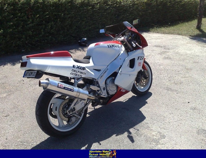Yamaha FZR 1000