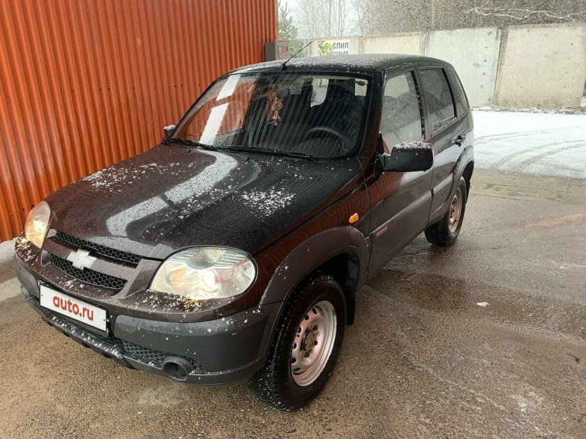 Шевроле нива 2013 черный