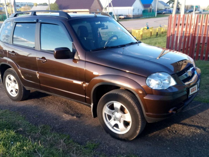 Шевроле Нива бронза металлик 151