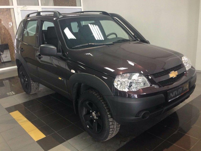 Нива Шевроле темно коричневый металлик