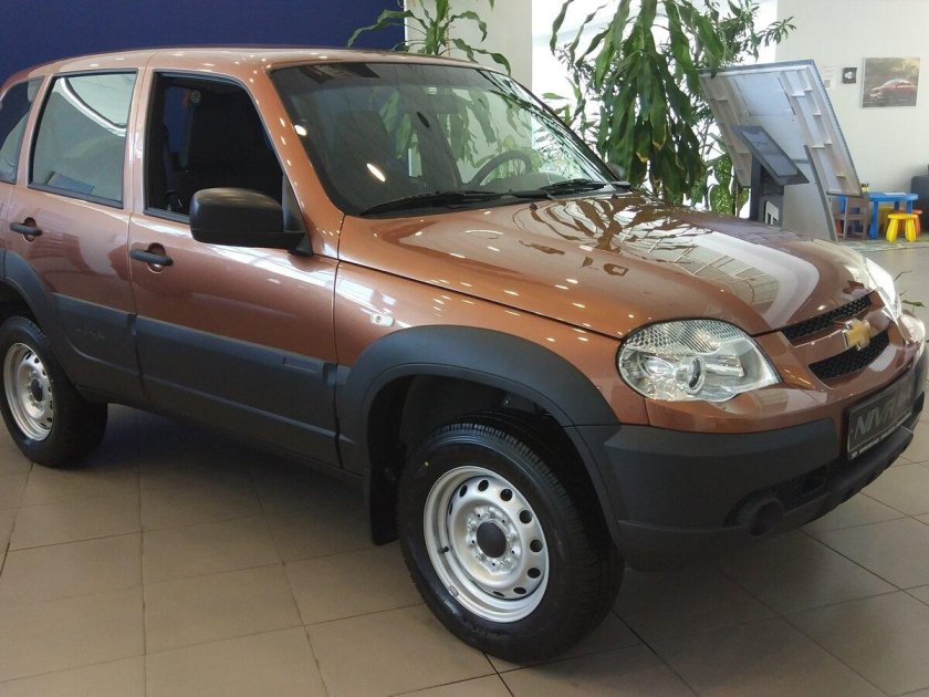 Нива Шевроле коричневая металлик