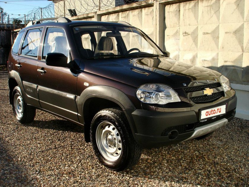 Нива Шевроле коричневая
