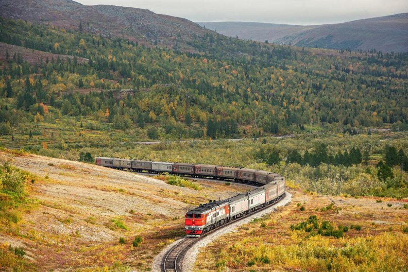 Фирменный пассажирский поезд Россия