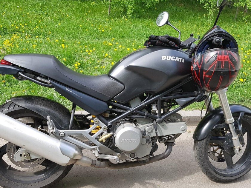 Дукати монстр 400 2002