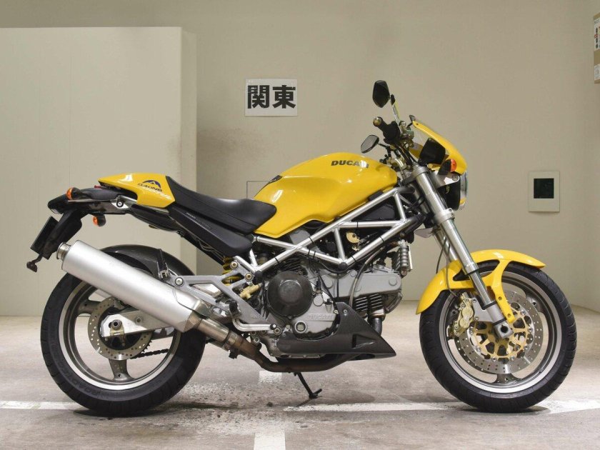 Дукати Монстер 900 2002