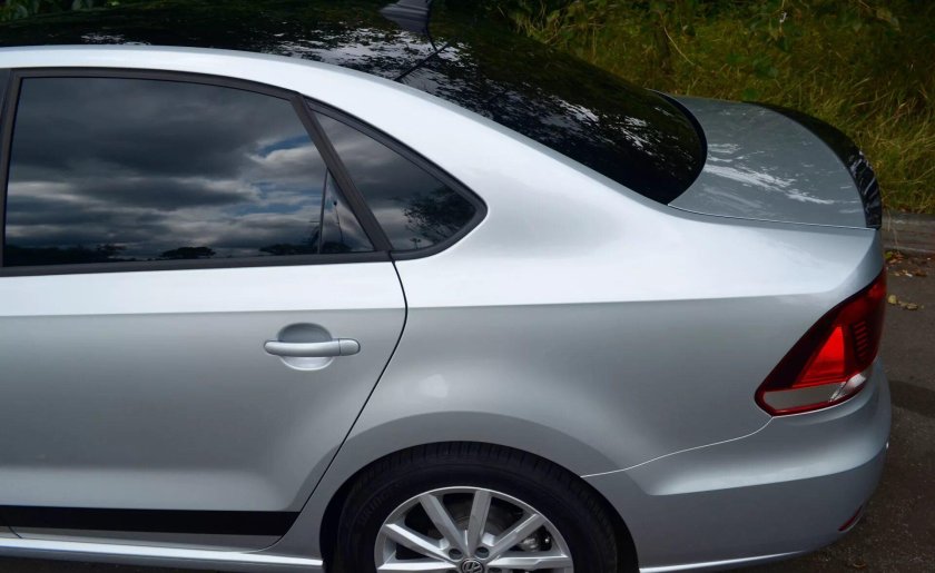 Лип спойлер на Фольксваген поло 2017