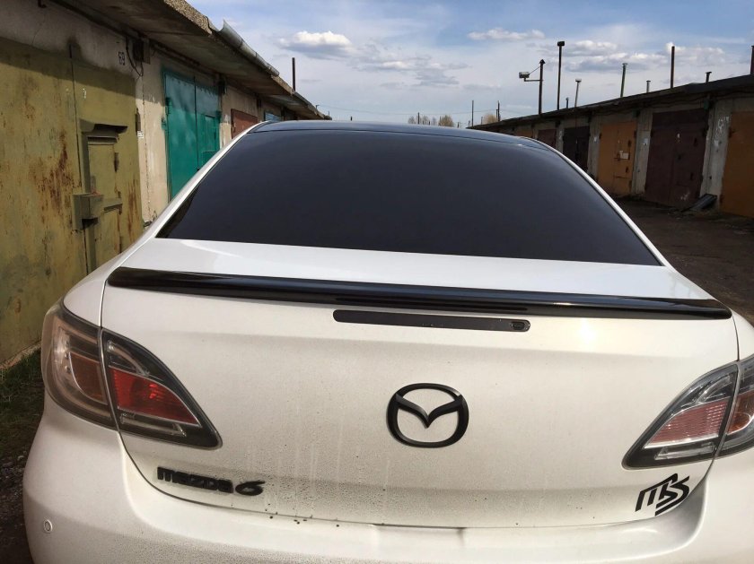 Мазда 6 GH черная и белая