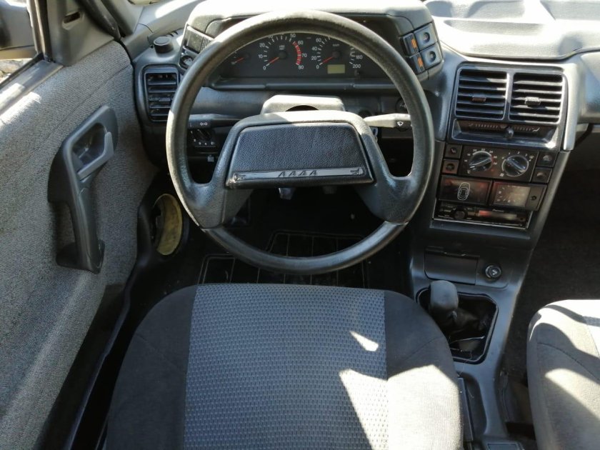 ВАЗ 2110 2003 года салон