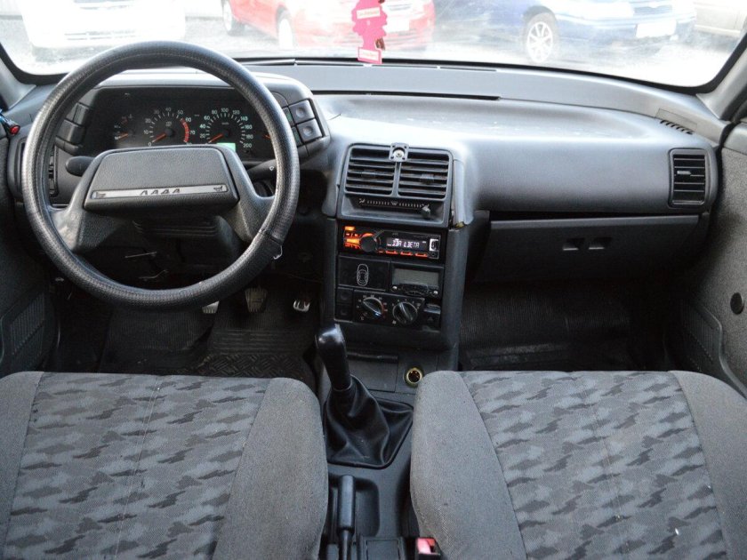 Лада ВАЗ 2110 В салоне