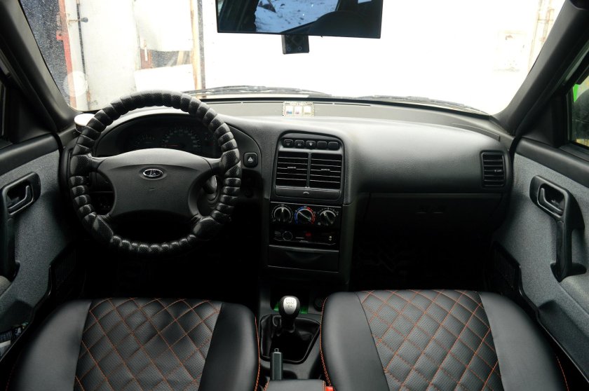 Лада ВАЗ 2110 В салоне