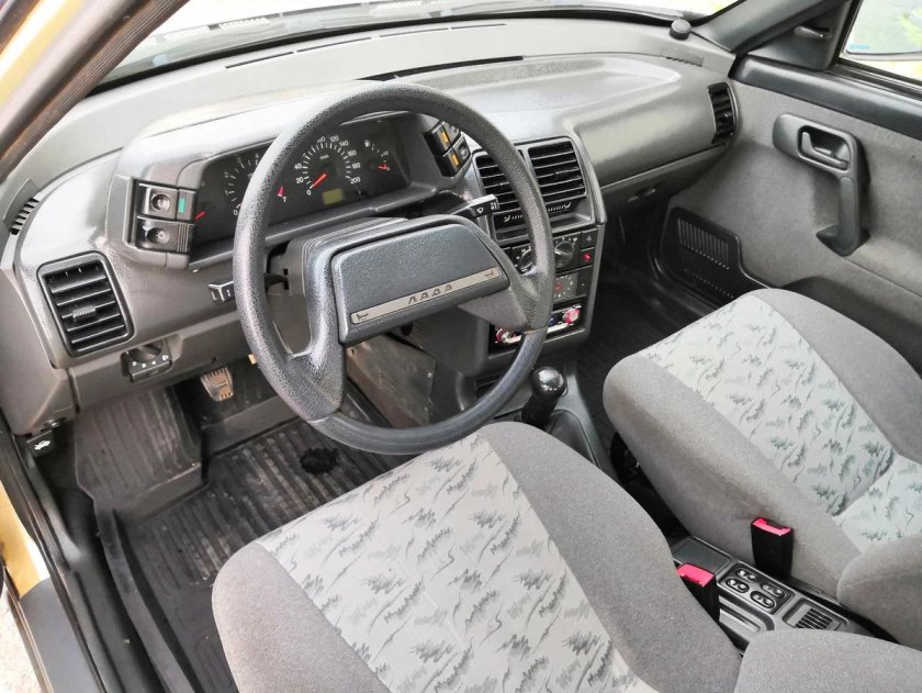 ВАЗ 2110 2000 салон