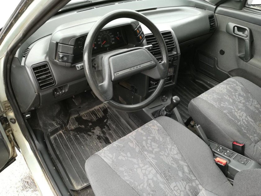 Лада ВАЗ 2110 В салоне