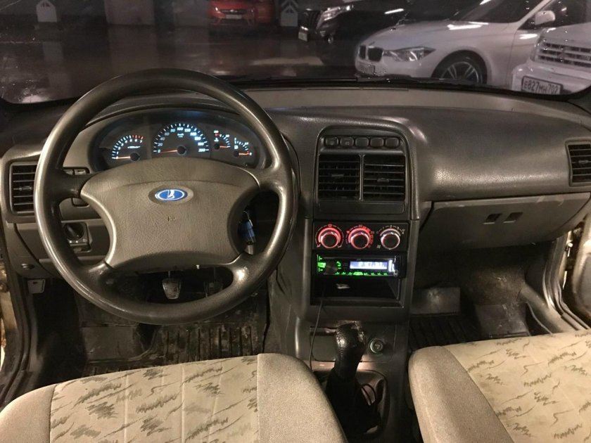 ВАЗ 2110 2007 салон