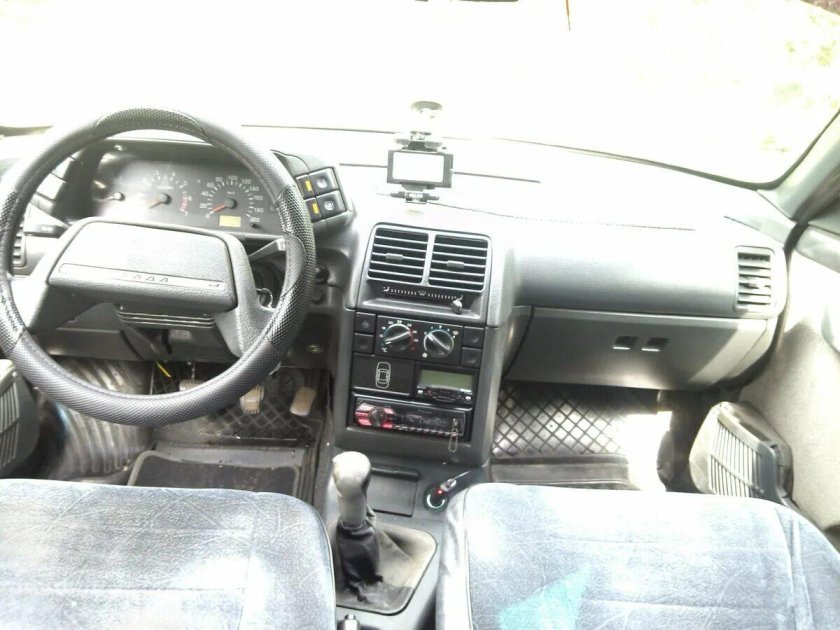 ВАЗ 2110 2005 года салон