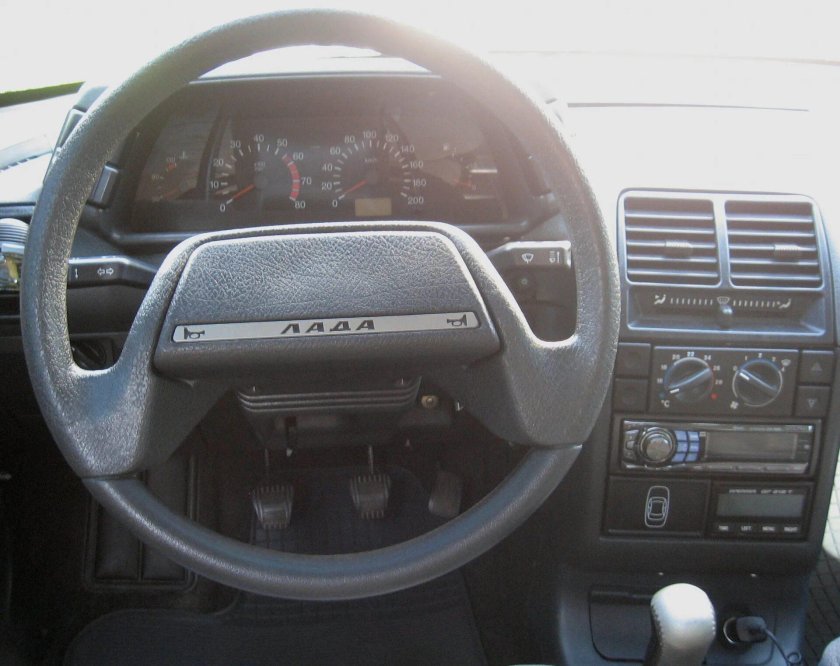 ВАЗ 2110 2003 салон