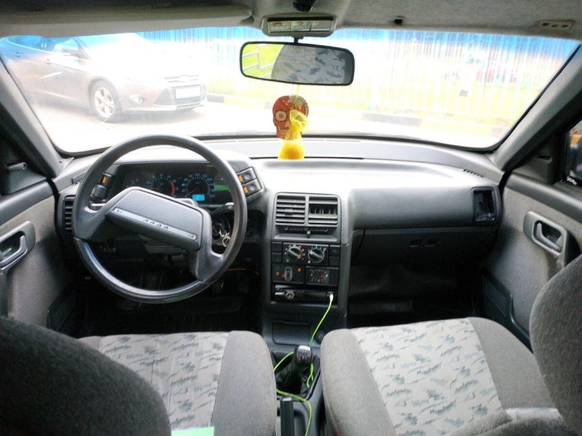 ВАЗ 2110 2005 салон