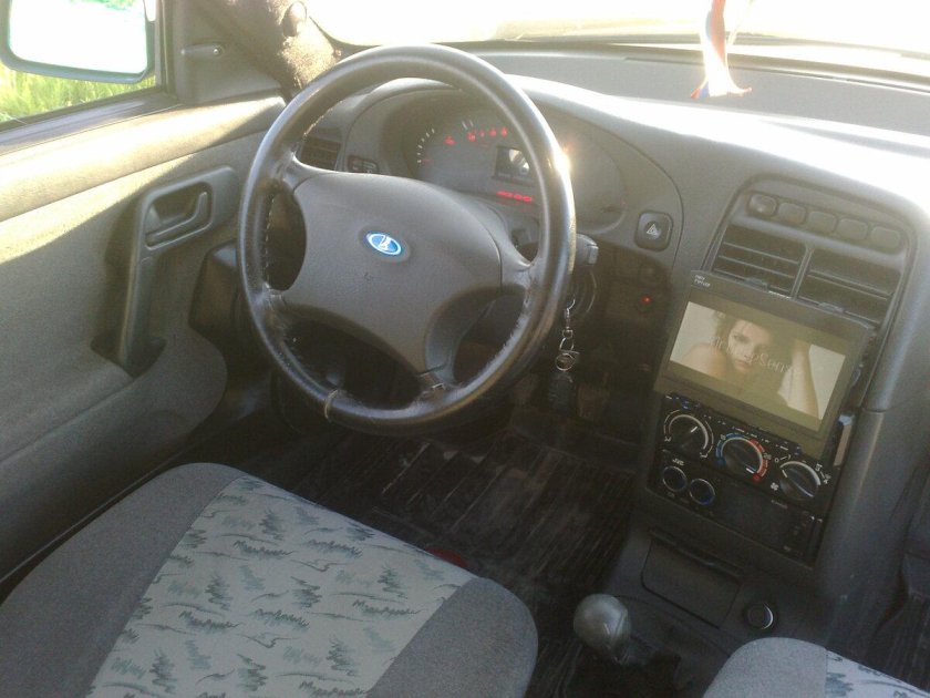 ВАЗ 2110 2007 салон