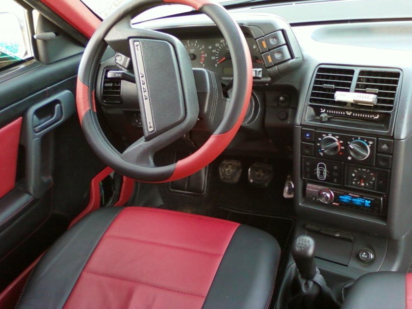 Лада ВАЗ 2110 В салоне