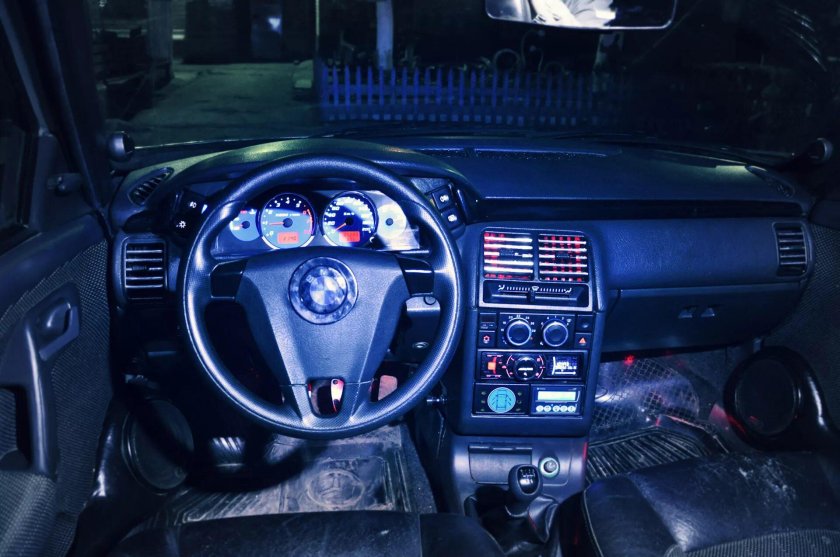 Тюнингованный салон ВАЗ 2110