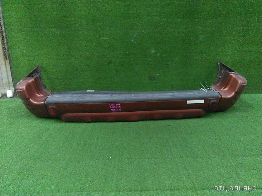 Бампер задний toyota