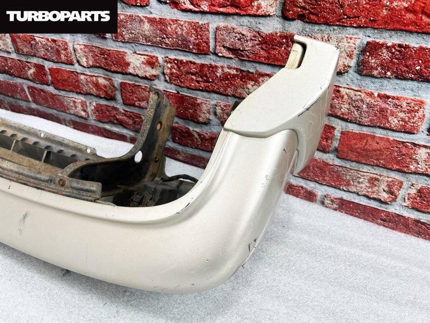 Toyota бампер задний