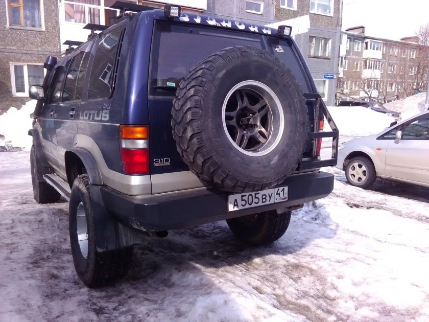 Силовой бампер Исузу Бигхорн