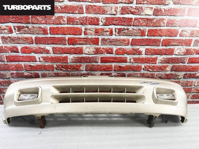 Передний бампер