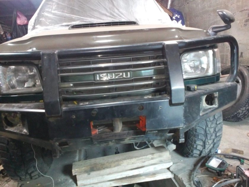 Силовой бампер Isuzu Bighorn