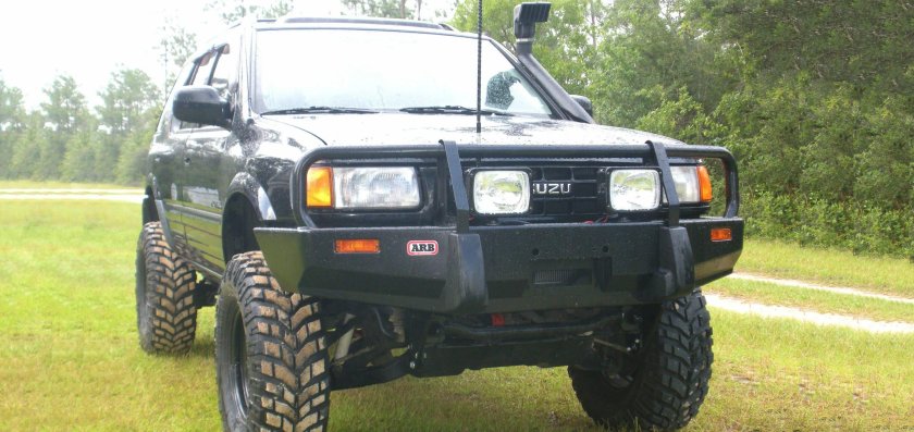 Силовой бампер Isuzu Bighorn