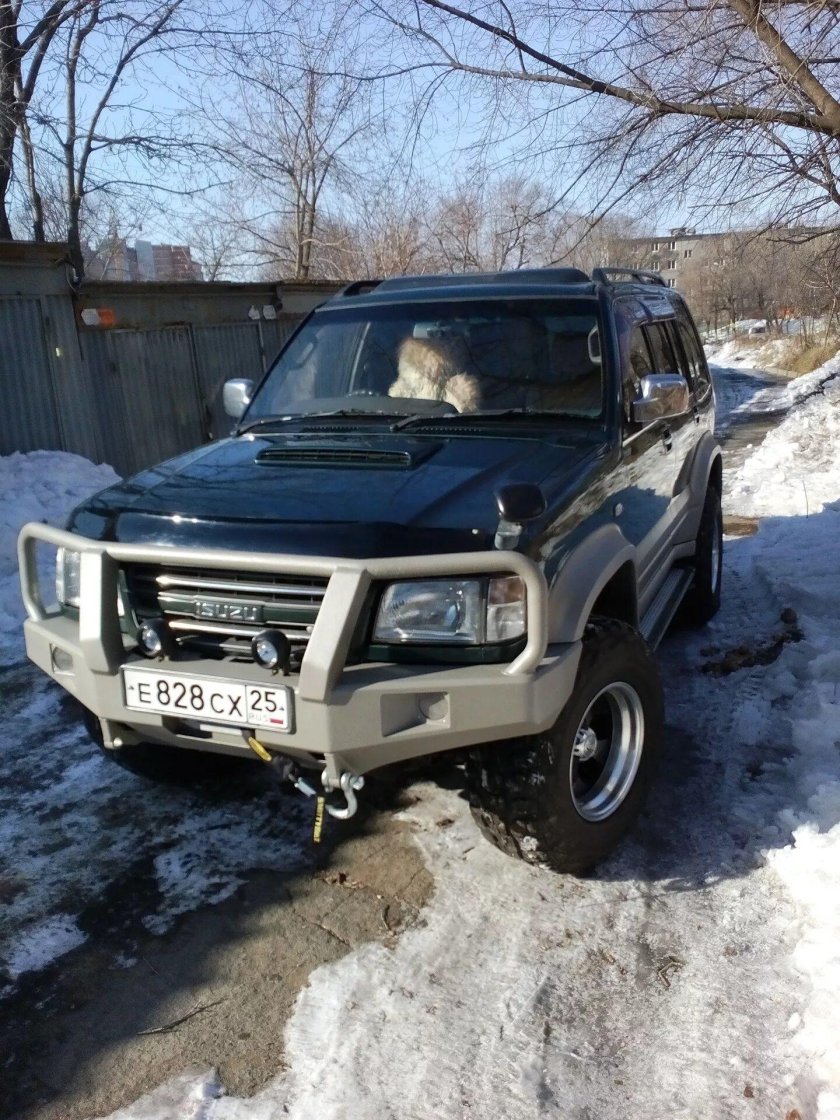 Силовой бампер Исузу Бигхорн