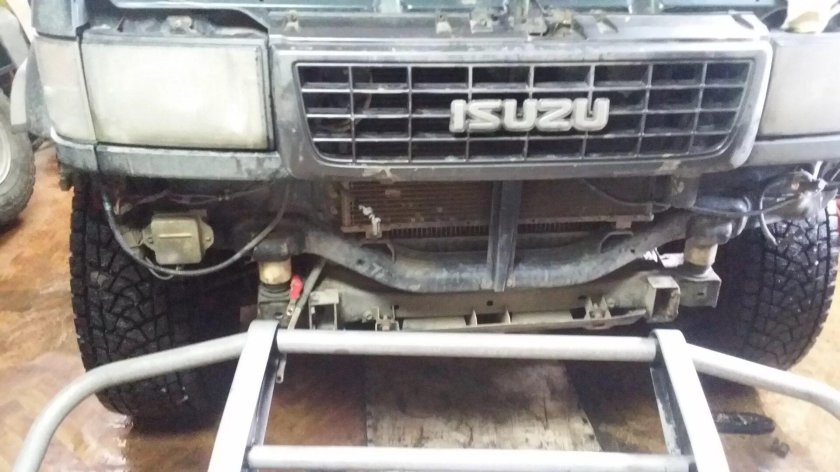Силовой бампер Isuzu Bighorn