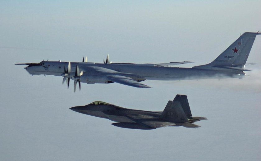 Истребители ВВС США F-22