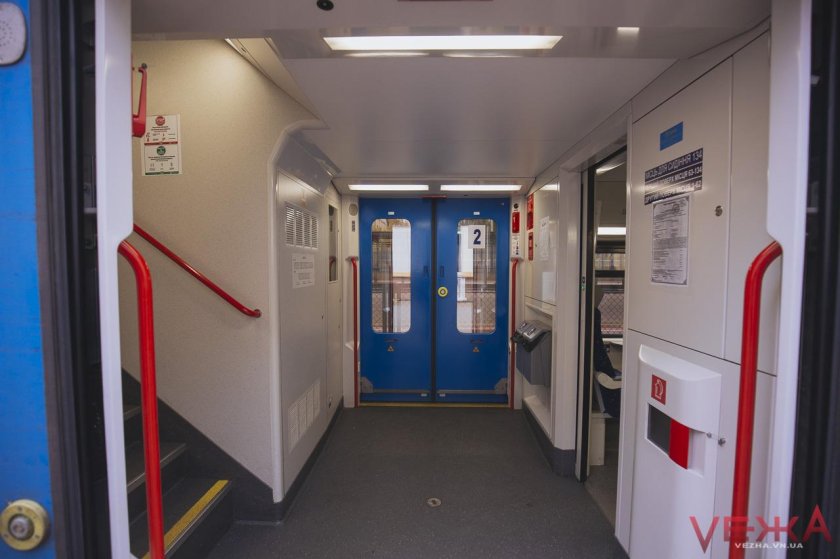 Поезд 004м двухэтажный