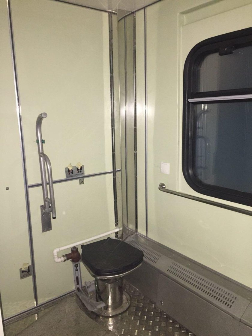 Вагон купейный штабной 61-4529