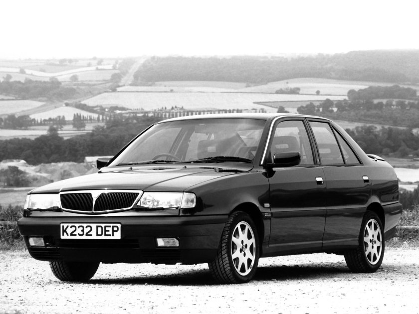 Машина Лянча Дедра