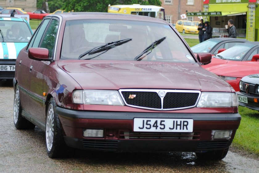 Автомобиль Lancia Dedra