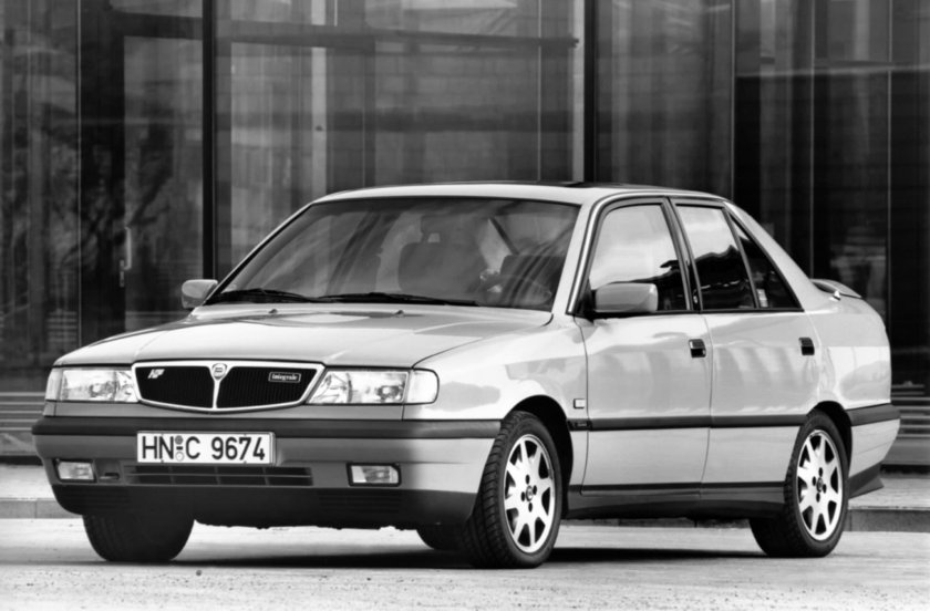 Машина Лянча Дедра