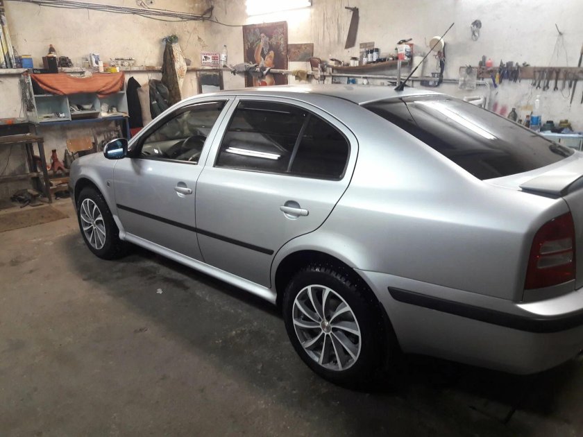 Шкода Октавия 1.8 турбо