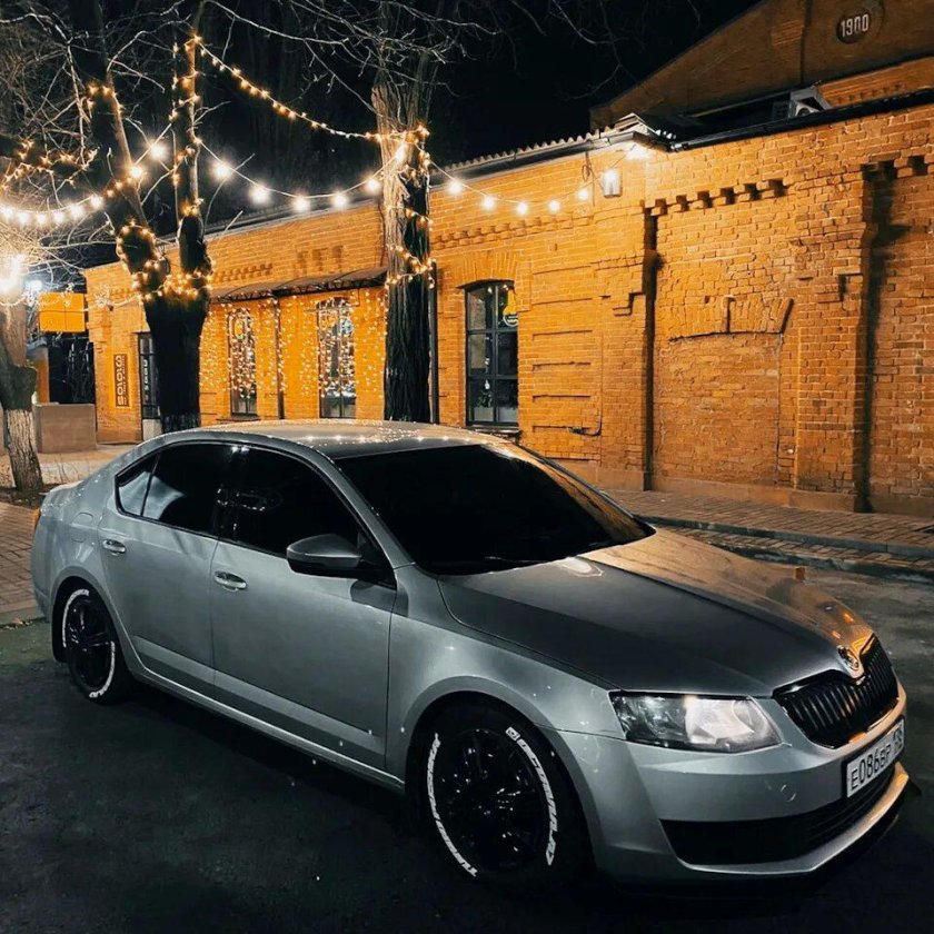 Шкода Октавия 1.8